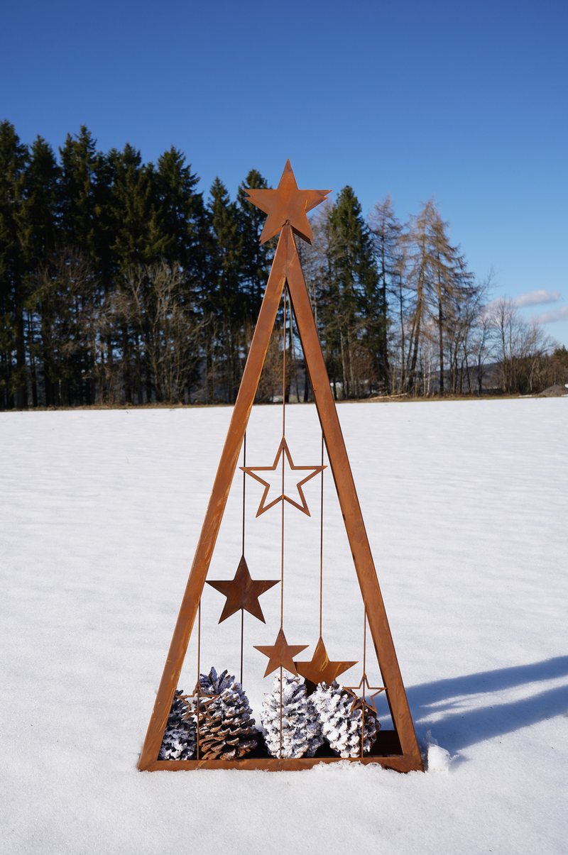 LED-Sternenbaum 115 cm im Schnee